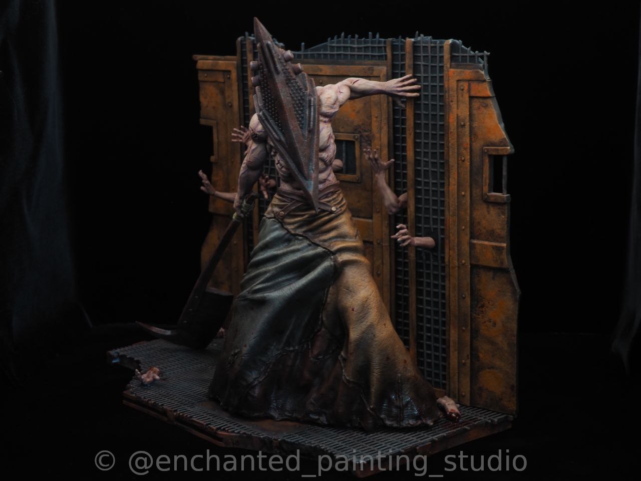 Pyramid Head Diorama Fullsize Statue