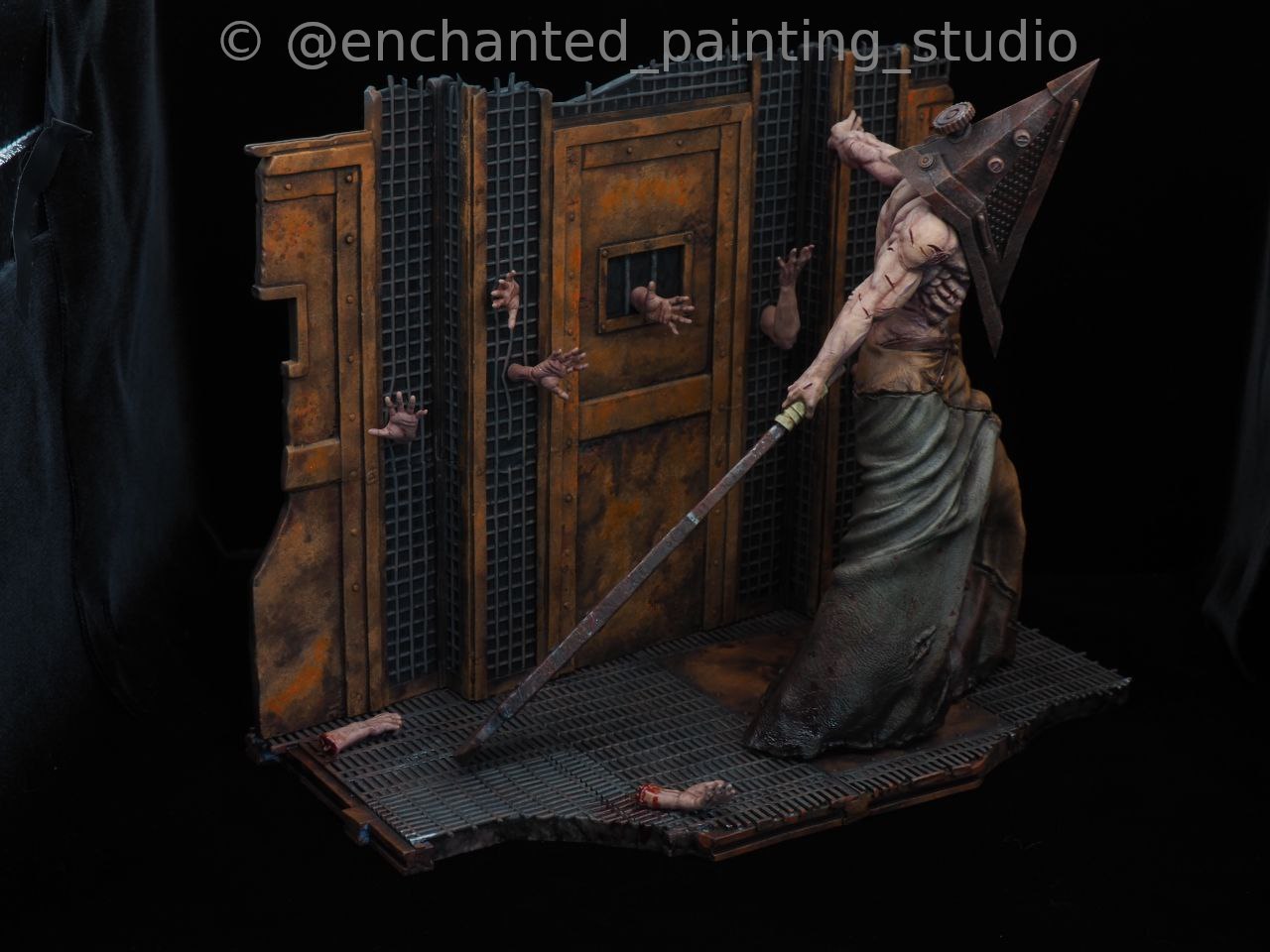 Pyramid Head Diorama Fullsize Statue