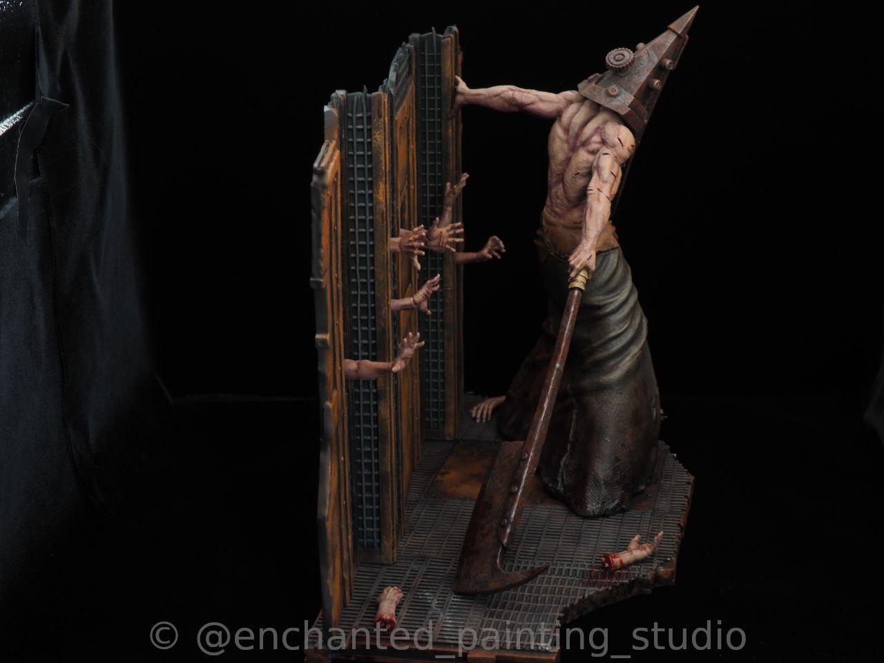 Pyramid Head Diorama Fullsize Statue